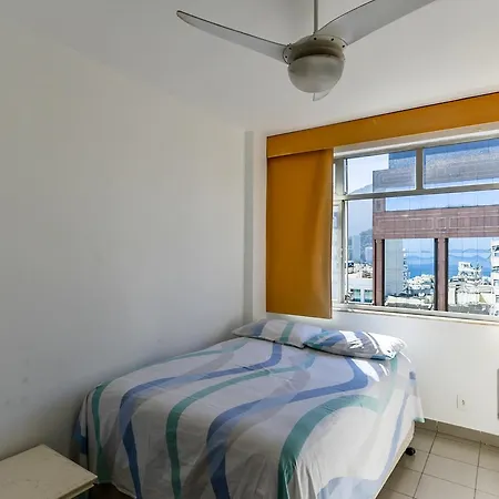 Apartamento Ipanema 2 quartos , uma suíte , 2 quadras da praia ,1 quadra do Metrô ,melhor ponto de Ipanema-2